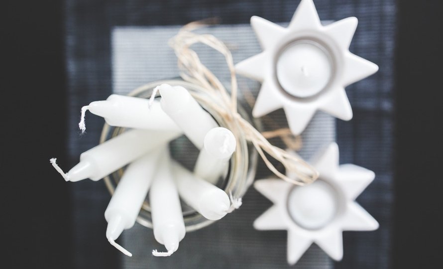 white-home-decoration-candles-large