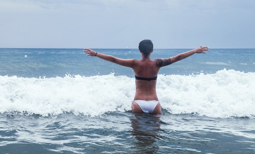 sea-person-holiday-vacation-large (1)